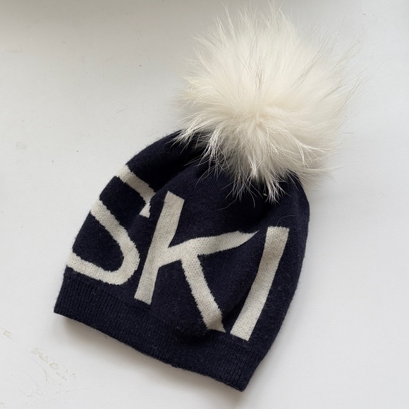 Linda Richards Accessories - LINDA RICHARDS Navy & White Ski Beanie with Genuine Fur Pom-Pom LIKE NEW